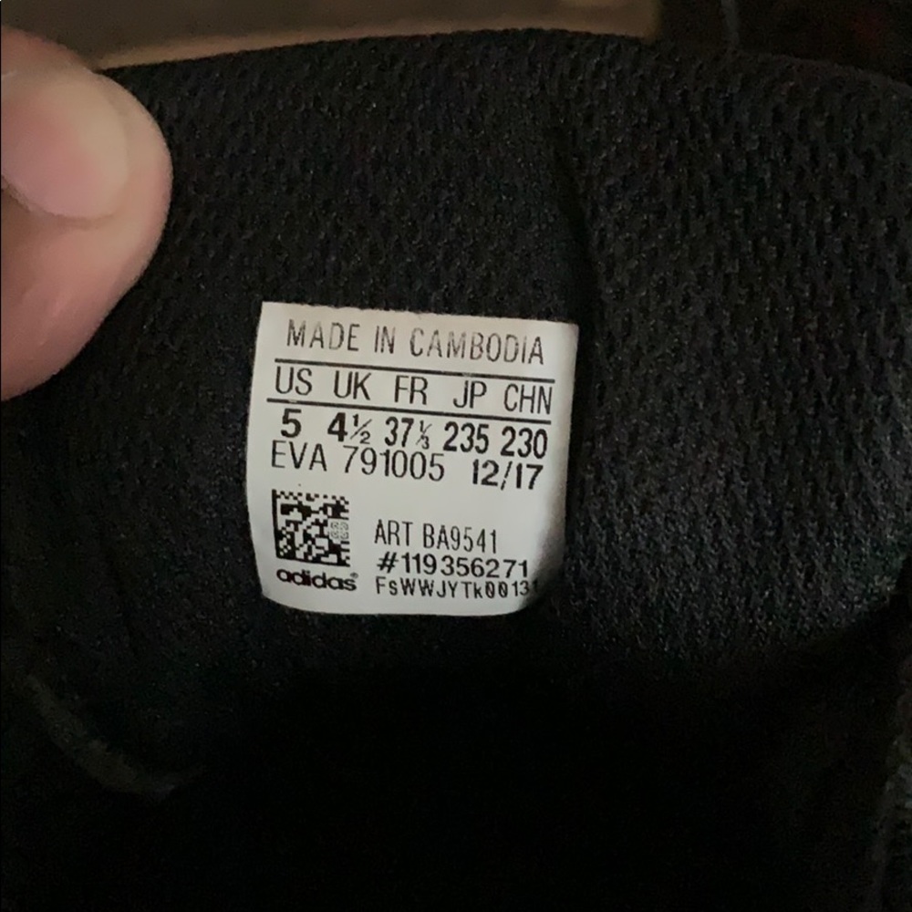 Shoes - Picture 4 of 4